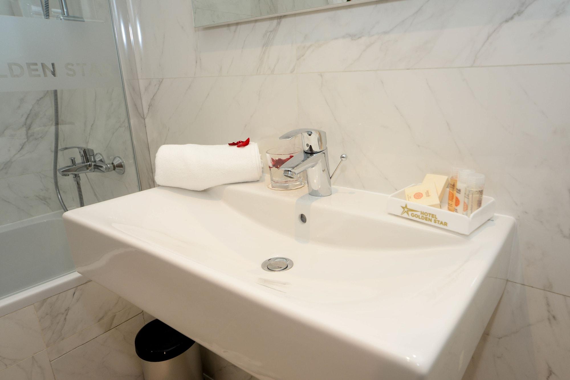 Golden Star Hotel 4*